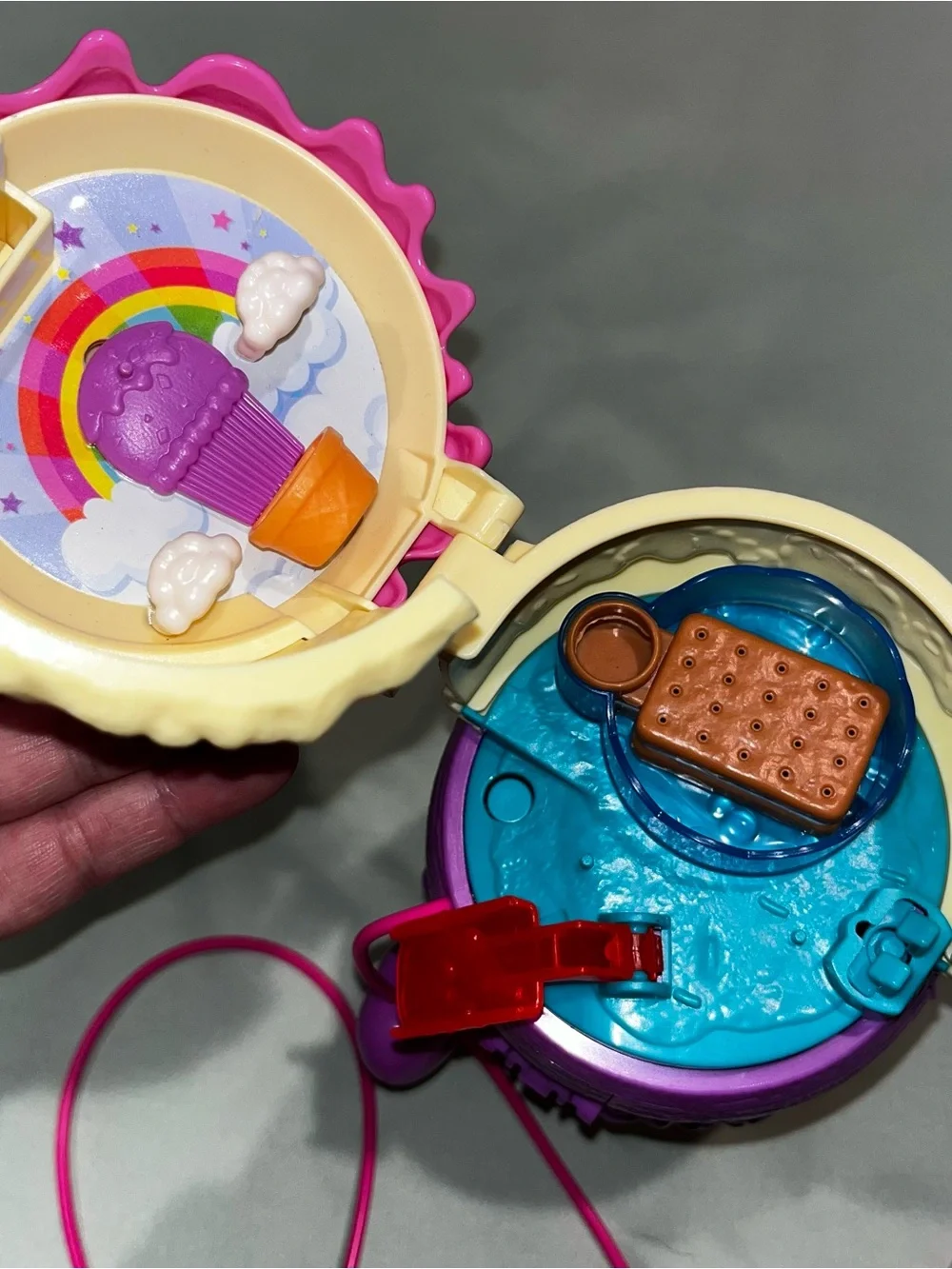 Mattel Polly Pocket spin n surprise ice cream cone playset